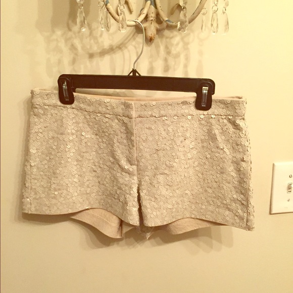Express winter white sequin shorts sz 6