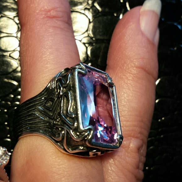 Ring - Picture 3 of 4