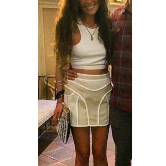 Linen Mini with Mesh Panel Design - Picture 2 of 4