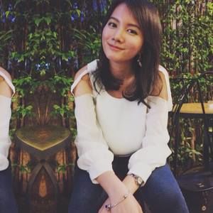 Meet your Posher, Ploy