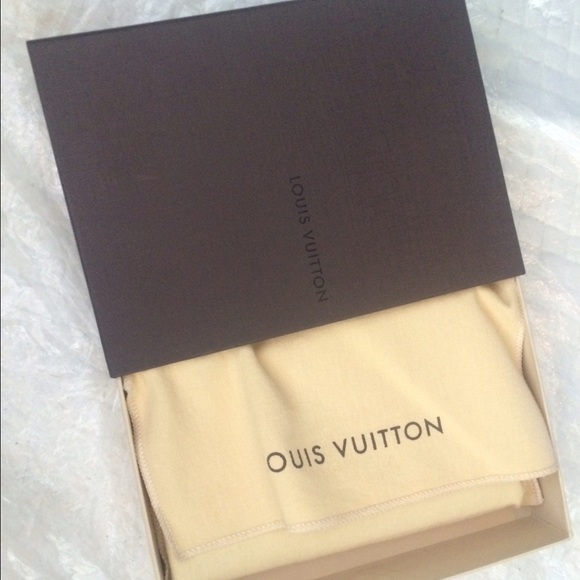 100%LouisVuittonAdele Women's Compact WalletLovely