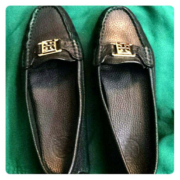 Tory burch leather flat shoes with box