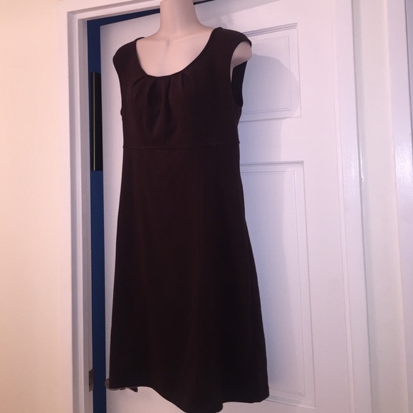 Pretty brown dress!