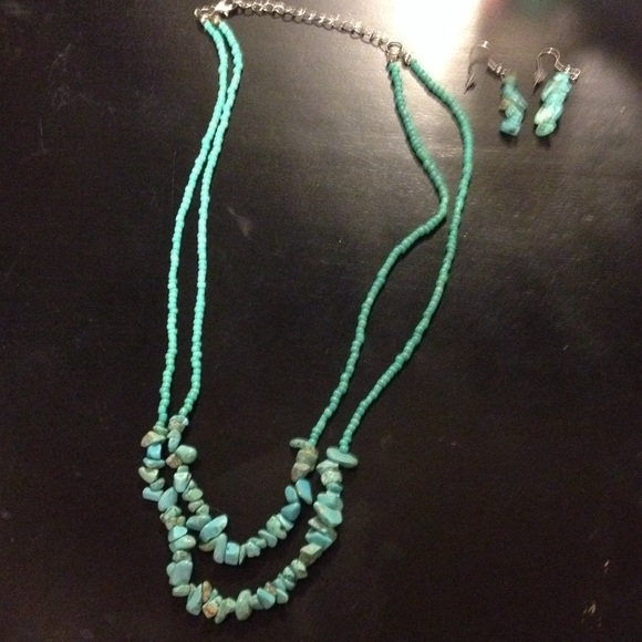 Teal Florida seashell necklace and earrings set🐚