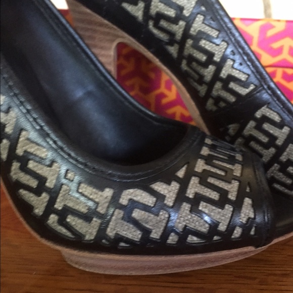 Tory Burch - Picture 2 of 4