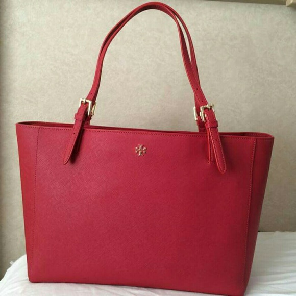 Tory Burch Handbags - Tory burch autentic 100%