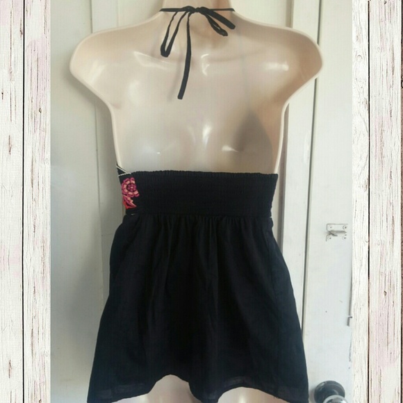 🚫🚫SOLD!!🚫🚫Embroidered floral halter top - Picture 2 of 3