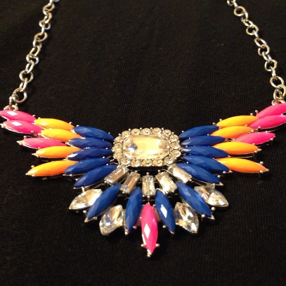 Statement Necklace - Picture 4 of 4