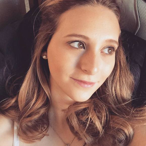 Meet your Posher, Claire - Picture 1 of 1