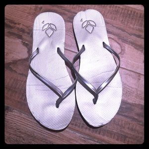Women's size 7 reef silver flip flop