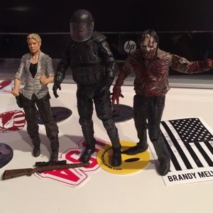 Walking dead collectables !!!