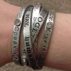 Buckle Humanity bracelet