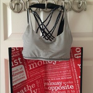 Lululemon Free to Be Wild bra size 4