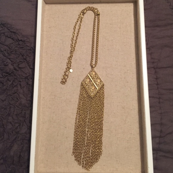 Stella & Dot Makena Pendant Necklace