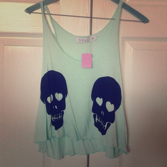 Tops - Crop top with skulls