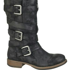 Brand new black boots!