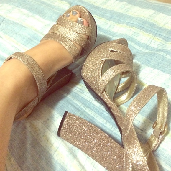 🎉 SALE 🎉 Sparkly chunky platform heels