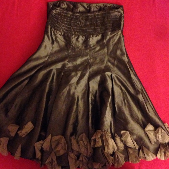 Dress - Picture 2 of 3