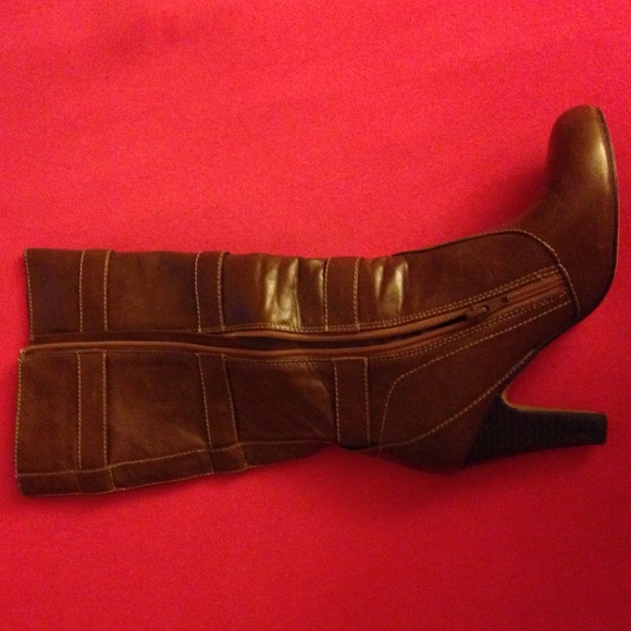 Boots - Picture 2 of 4