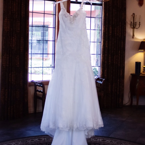 Designer Casablanca wedding gown and veil