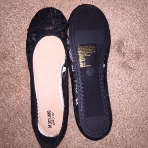 Black lace flats size 7 1/2