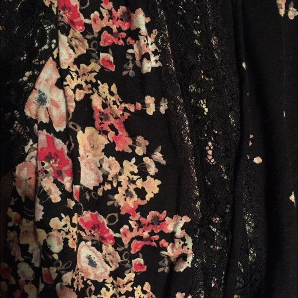 American Rag Boho Top - Picture 3 of 4