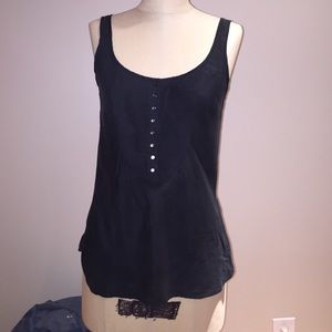 Sleeveless blouse
