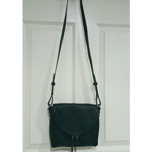 Abercrombie & Fitch FOLDOVER CROSSBODY BAG