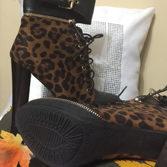 Leopard ankle Boot - Picture 2 of 4