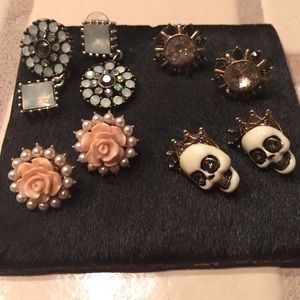 👑 Betsey Johnson earrings 👑