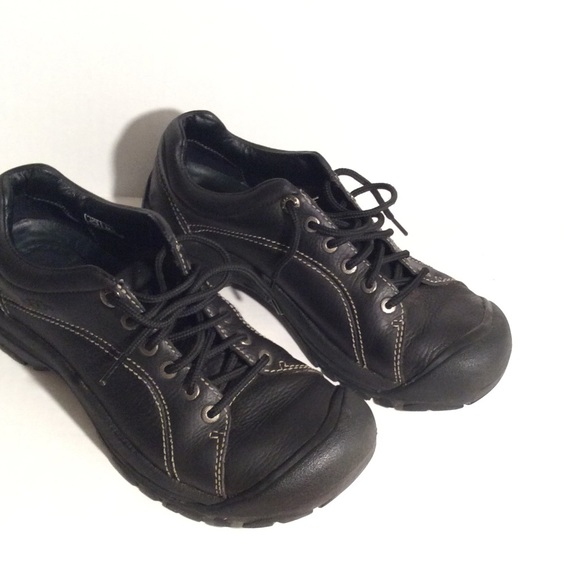 Keen walking shoes