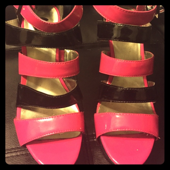 Guess heels - Picture 1 of 3