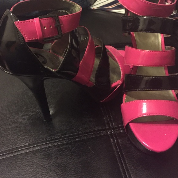 Guess heels - Picture 2 of 3