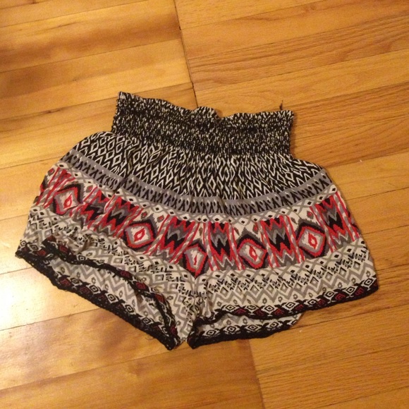 Elastic waist tribal shorts