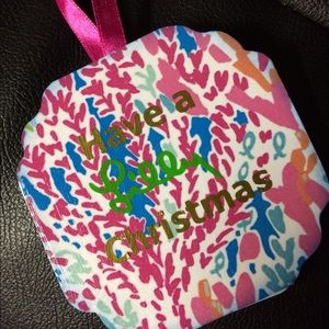 Have a lilly christmas ornament!!