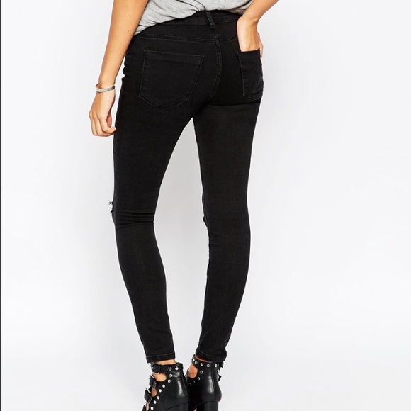 ASOS Jeans - Brand new* ASOS Whitby low rise jeans ripped knees ASOS Jeans - Brand new* ASOS Whitby low rise jeans ripped knees