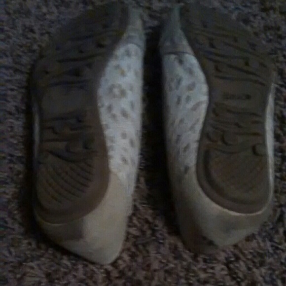 Flats - Picture 2 of 2