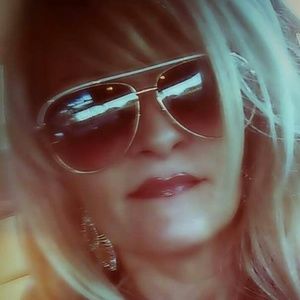 Meet your Posher, Dama