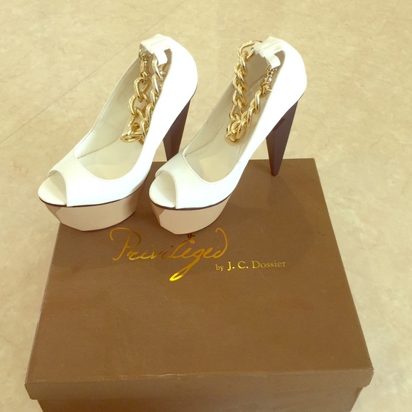 Privileged platform heels