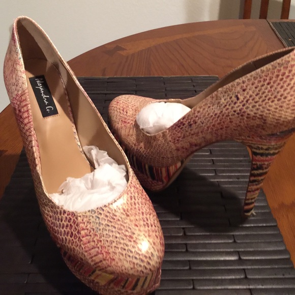 Alejandra G heels. Size 39.  Never been worn.