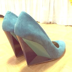 Rachel Roy turquoise wedged heels
