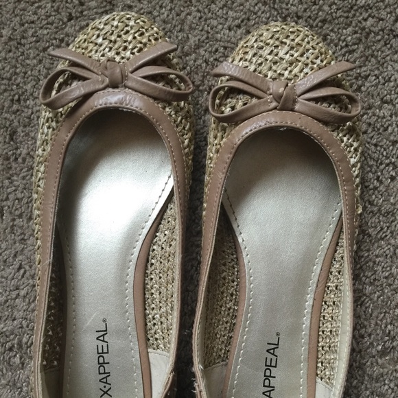 Xappeal tan ballet flats size 11