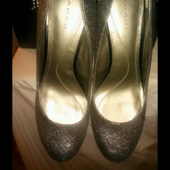 Tahari Silver tone Shoes from Nostroms... - Picture 3 of 4