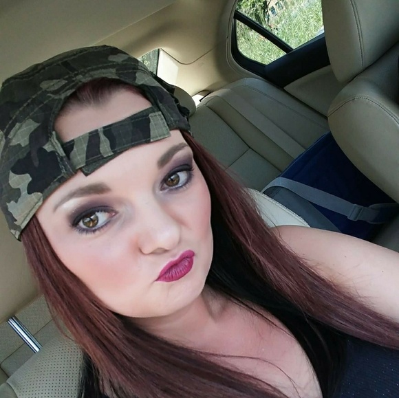 Meet your Posher, Rachel - Picture 2 of 2