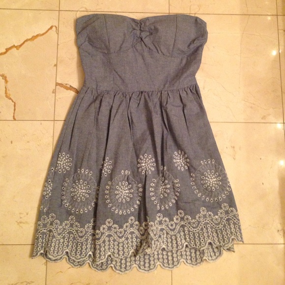 Dresses & Skirts - NWOT-Adorable Dress