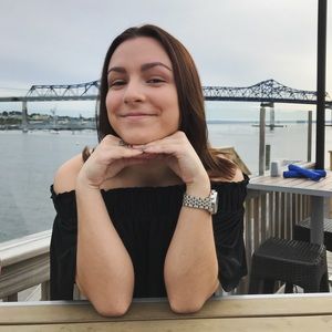 Meet your Posher, Maegan