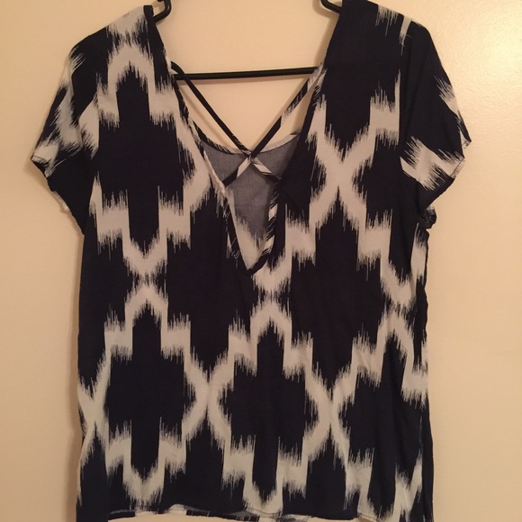 Open back blouse - Picture 2 of 2