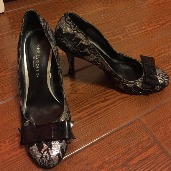 Silver and black laced heels!👠