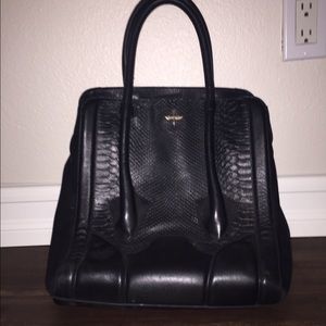 Pour la Victoire tote