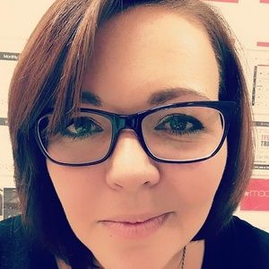 Meet your Posher, Lara